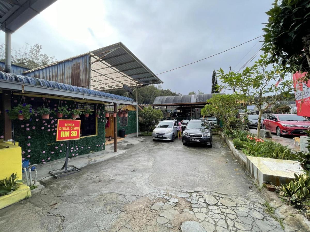 Aiza Homestay Opposite Abang Strawberry Taman Sedia Tanah Rata Exteriör bild