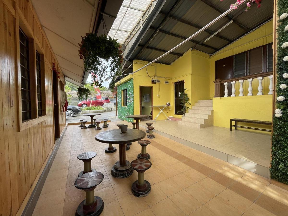 Aiza Homestay Opposite Abang Strawberry Taman Sedia Tanah Rata Exteriör bild