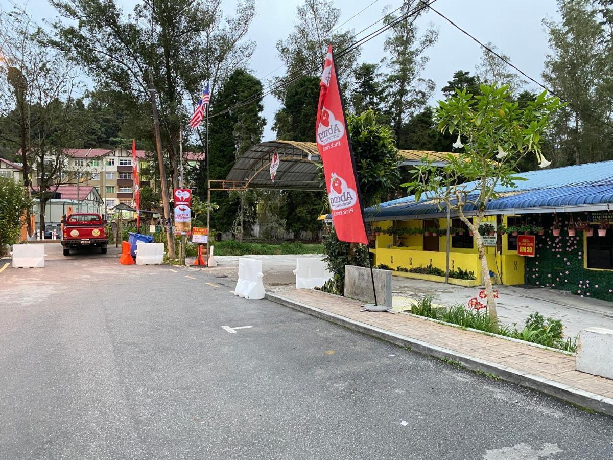Aiza Homestay Opposite Abang Strawberry Taman Sedia Tanah Rata Exteriör bild
