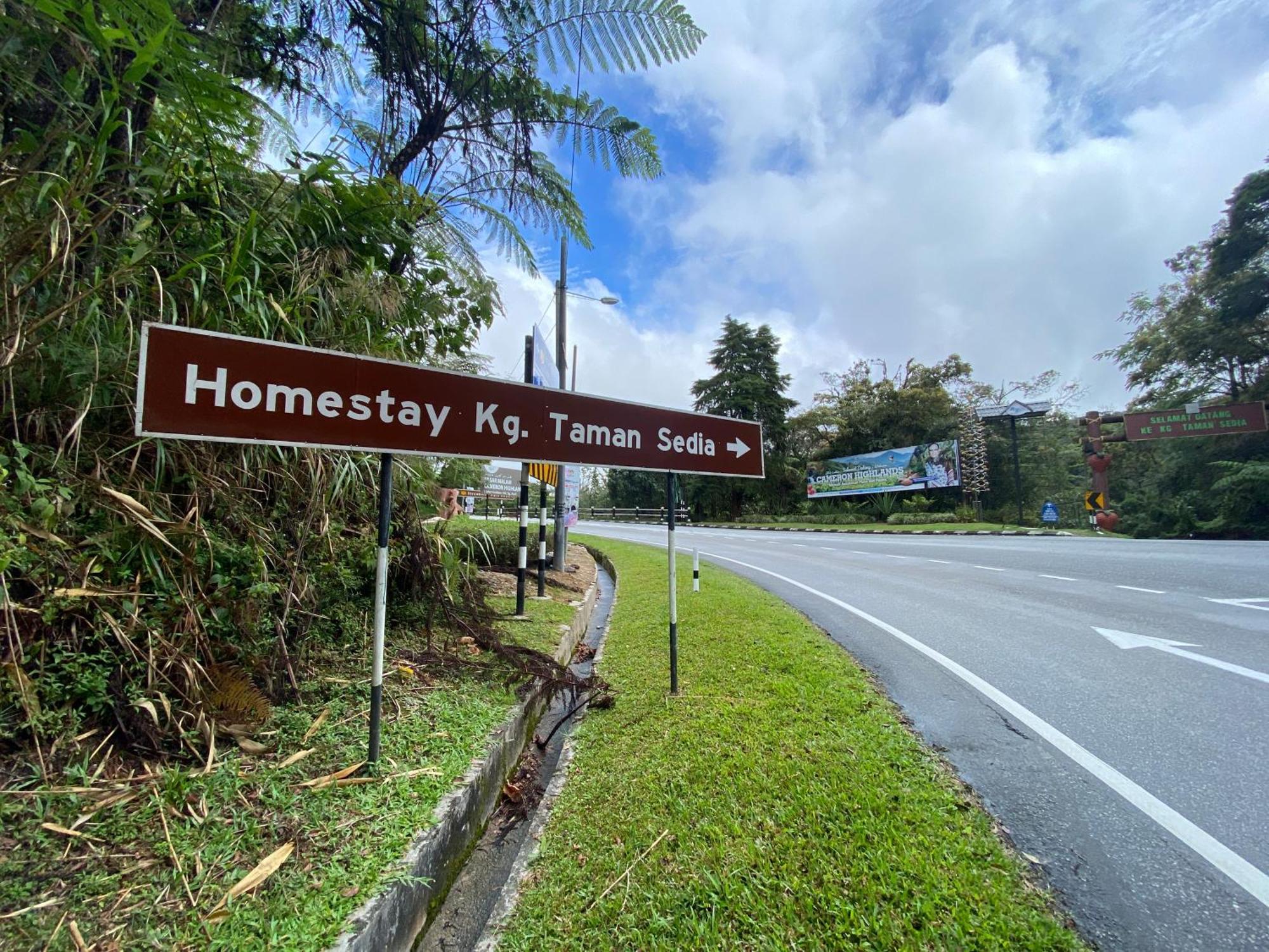 Aiza Homestay Opposite Abang Strawberry Taman Sedia Tanah Rata Exteriör bild