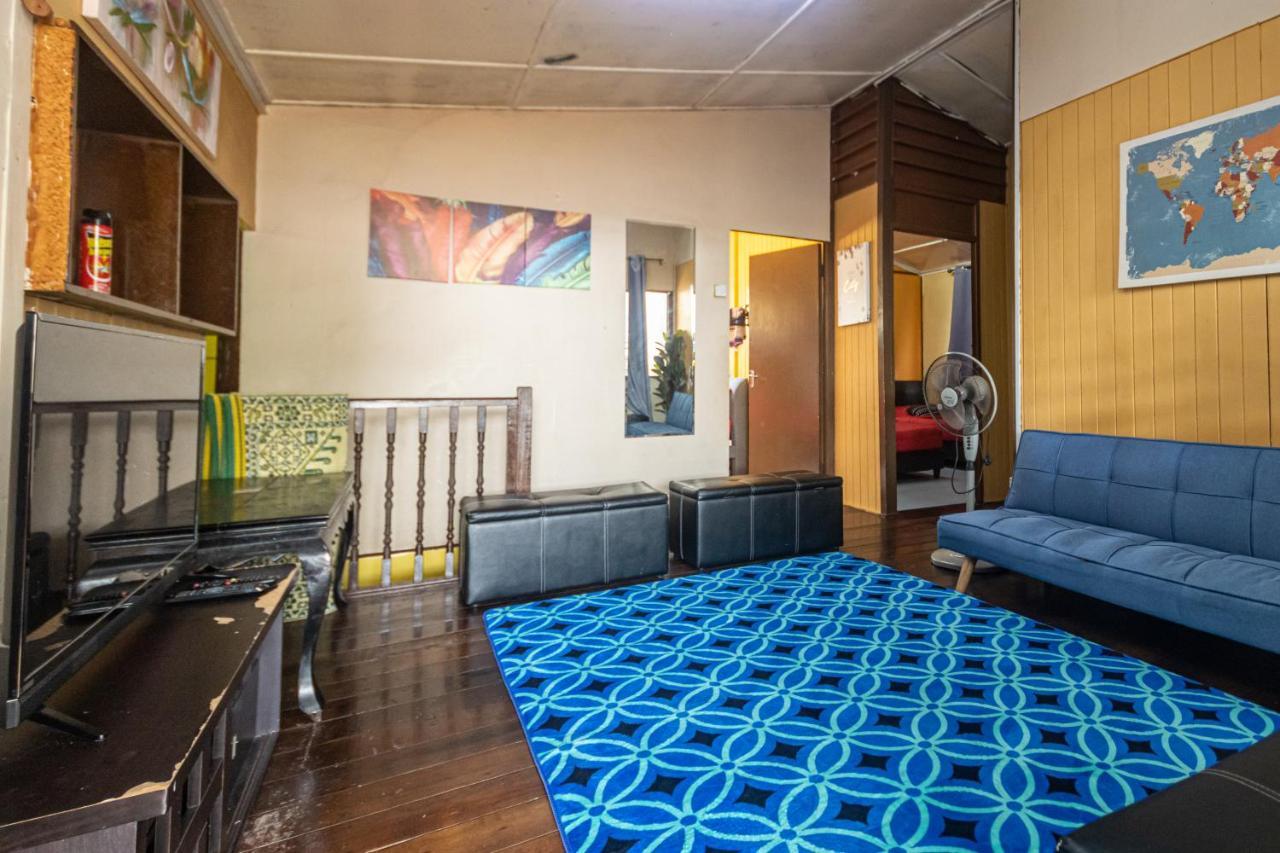 Aiza Homestay Opposite Abang Strawberry Taman Sedia Tanah Rata Exteriör bild
